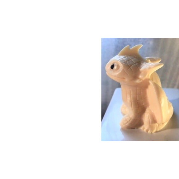 Toothless Dragon Carving - Ivory Fruit - Picture 4 of 6